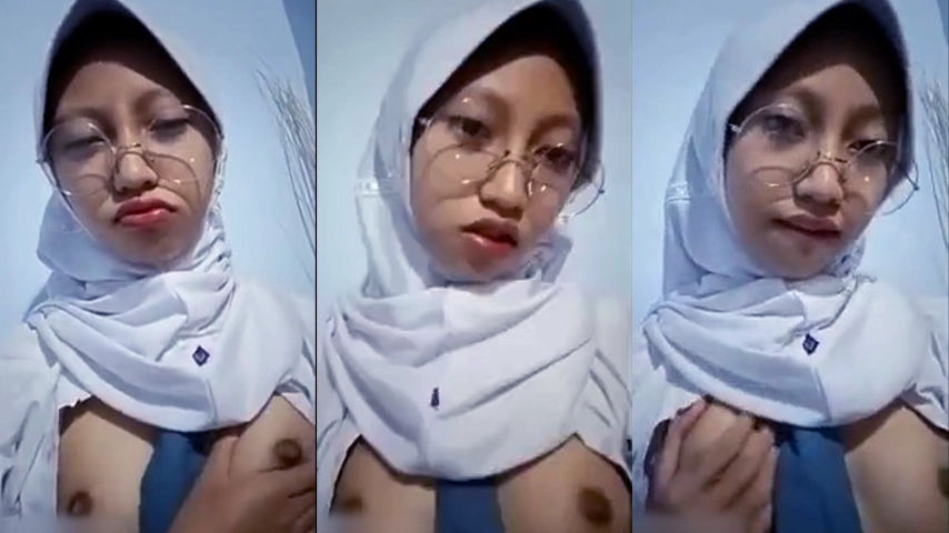 Abg Hijab Pamer Toket Tocil