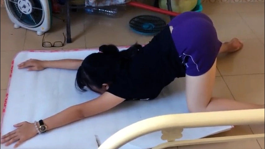 Bikin Nafsu Pacar Saat Lagi Senam Yoga