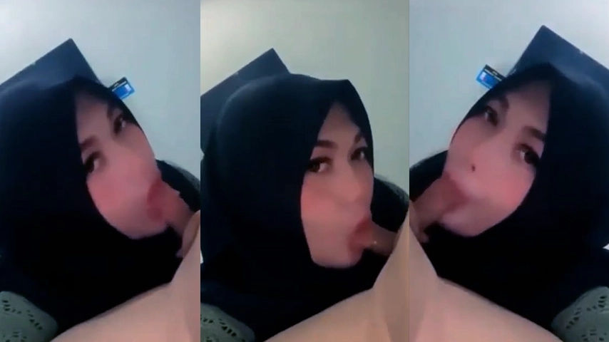 Hijab Cantik Suka Ngemut Kontol
