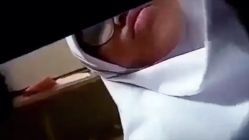 Sekolah SMP Lagi Ngerjain Soal Malah Grepe-grepe tetek