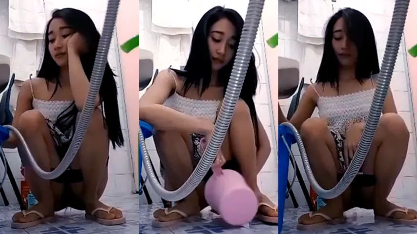 Ngintip Taro Kamera di Kamar Mandi Tetangga