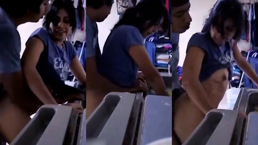 Lagi Cuci Piring Malah Diewe Dari Belakang